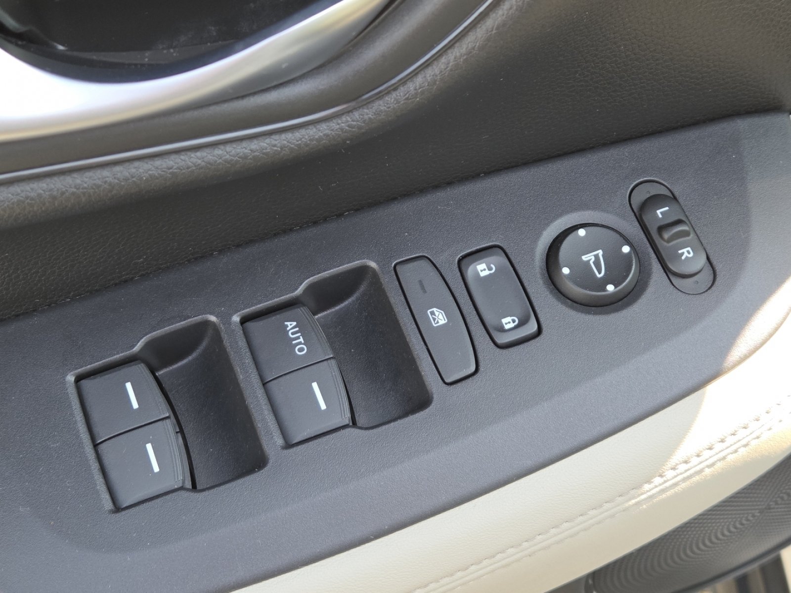 Certified 2024 Honda HR-V LX image 23