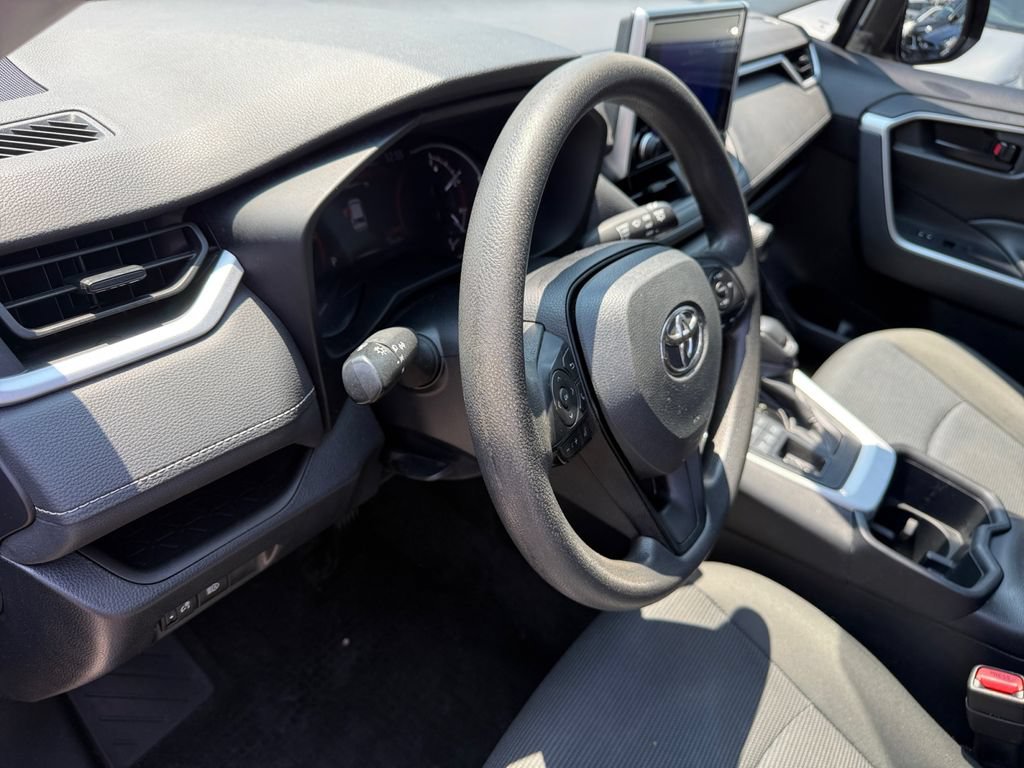 Certified 2023 Toyota RAV4 LE AWD/4WD image 28