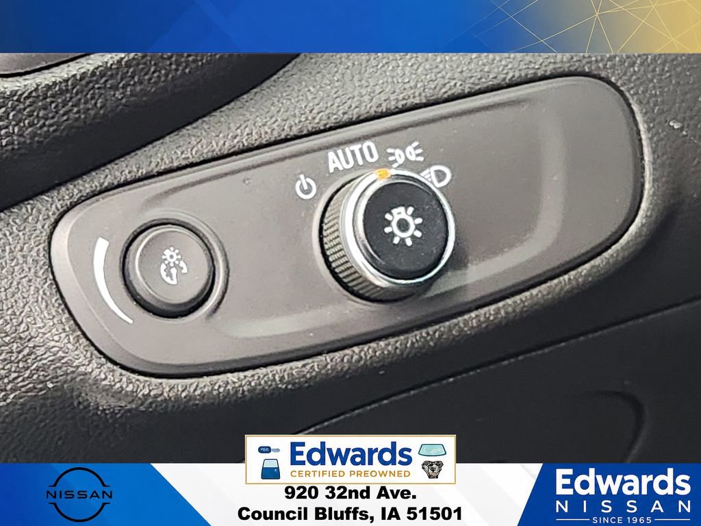 Used 2021 Chevrolet Trax LT AWD/4WD image 24