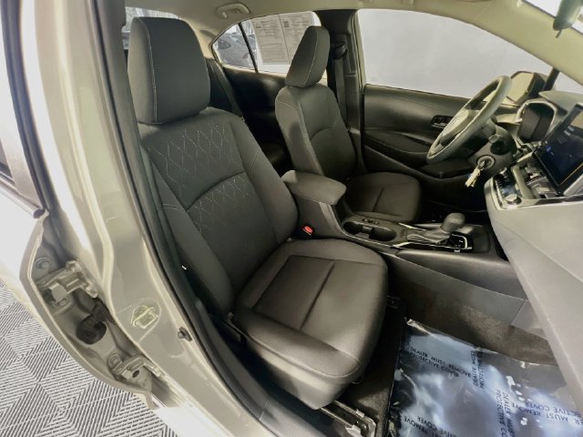 Used 2023 Toyota Corolla LE FWD image 30
