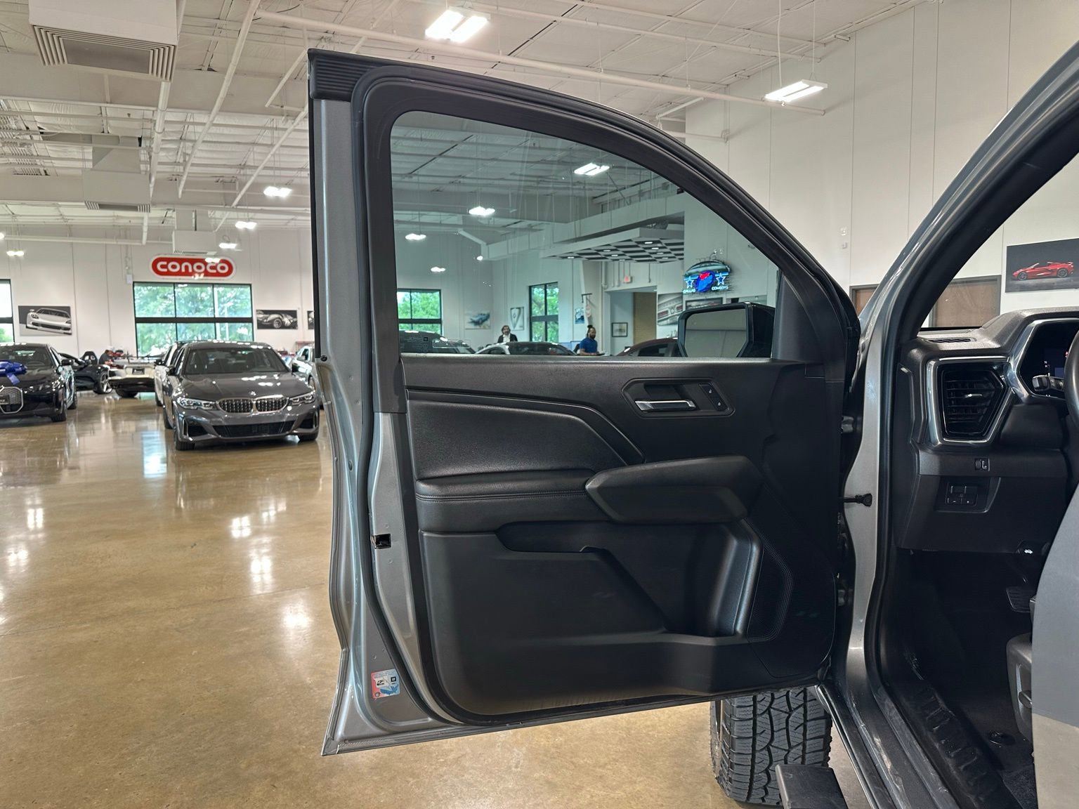 Used 2023 GMC Canyon Elevation w/ Elevation Premium Package AWD/4WD image 11