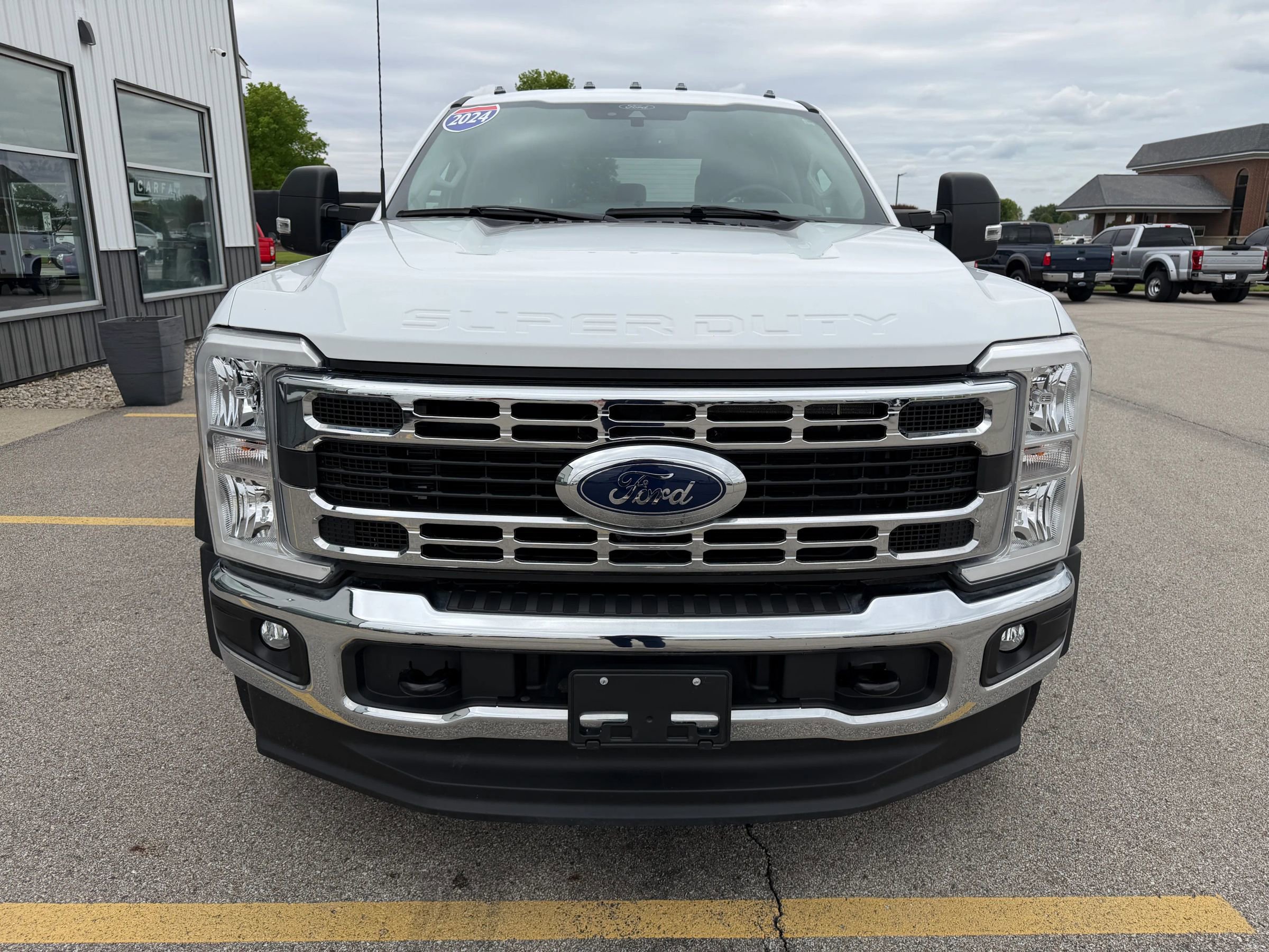 Used 2024 Ford F550 4x4 Crew Cab Super Duty w/ XLT Value Package image 11