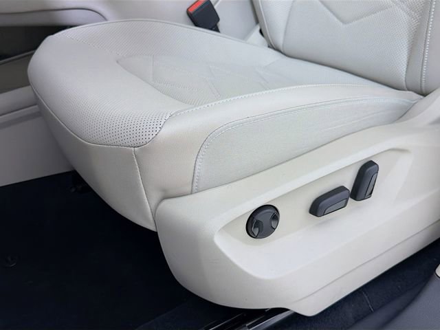 Used 2025 Volkswagen Atlas SE image 20