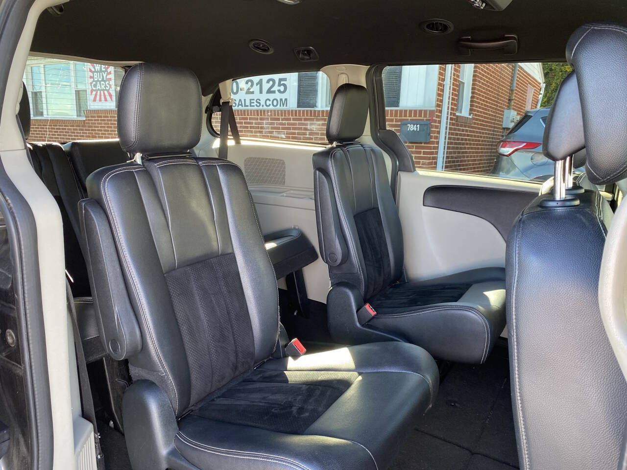 Used 2018 Dodge Grand Caravan SXT FWD image 26