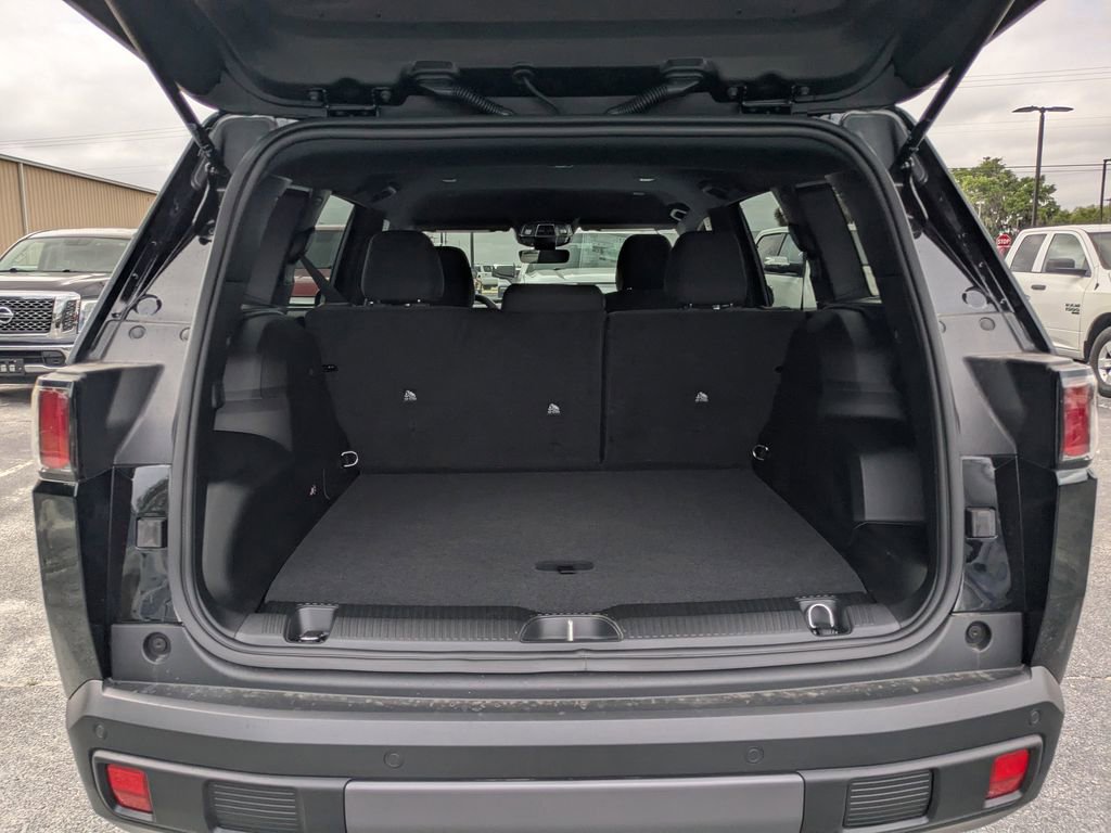 New 2026 Jeep Cherokee Laredo image 13