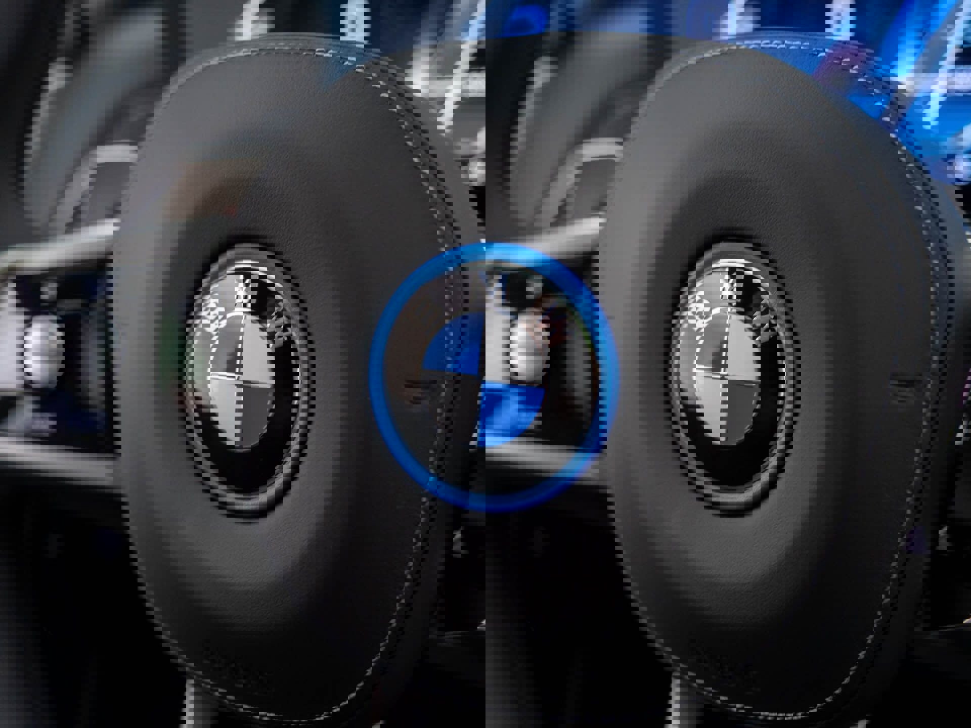 New 2026 BMW 750e xDrive w/ Executive Package image 29