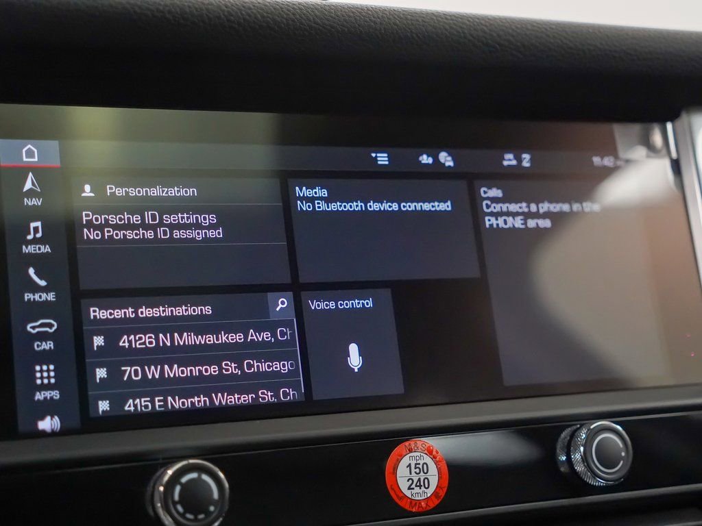 Certified 2025 Porsche Macan image 30