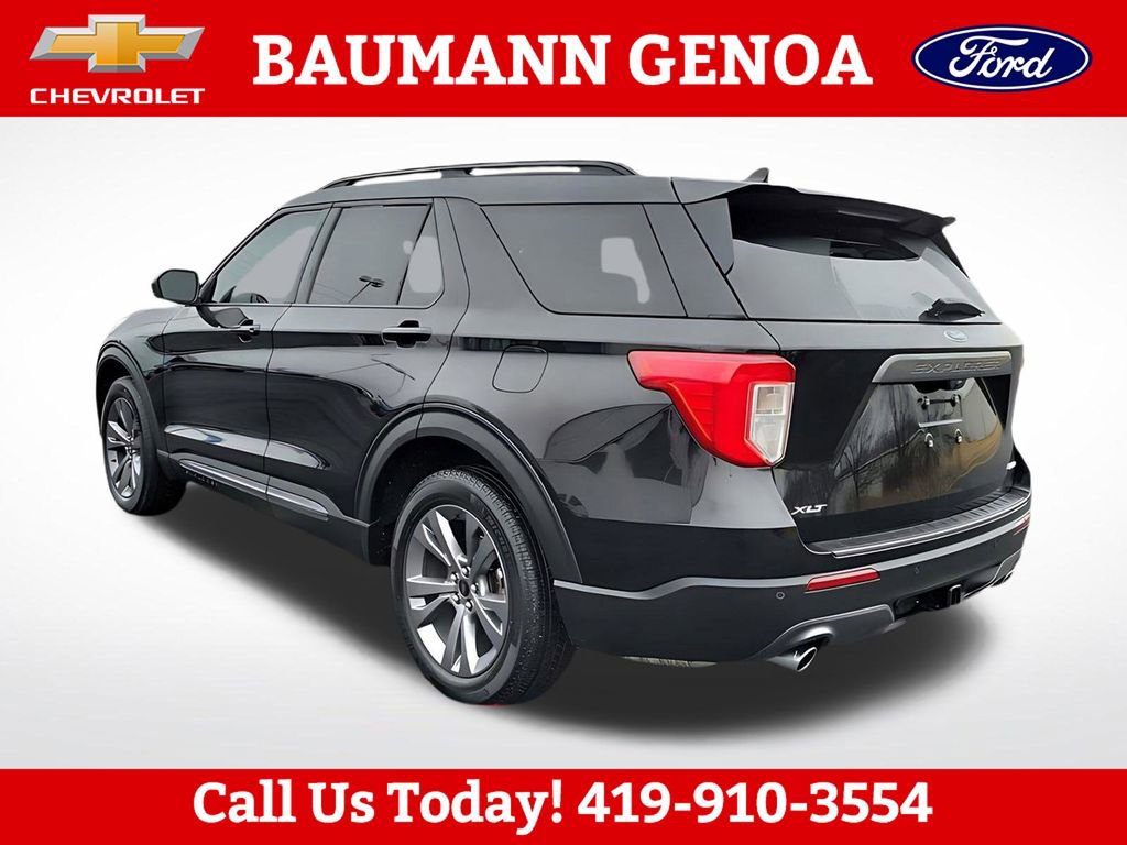 Used 2022 Ford Explorer XLT w/ Equipment Group 202A AWD/4WD image 11