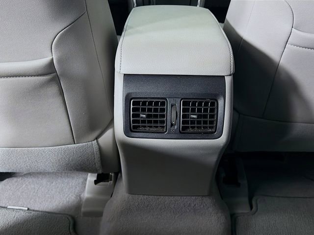 Used 2015 Toyota Camry XLE FWD image 28