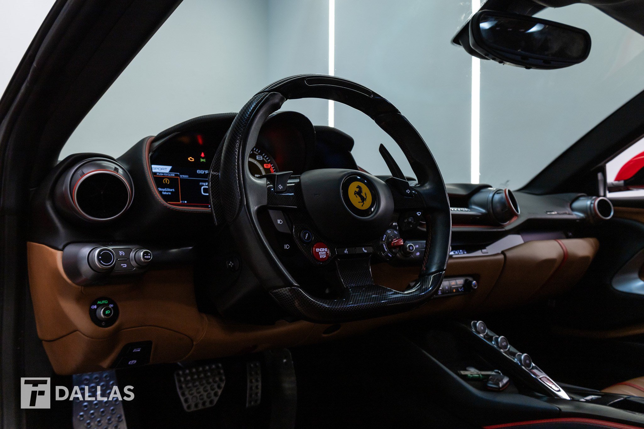 Used 2018 Ferrari 812 Superfast RWD image 4