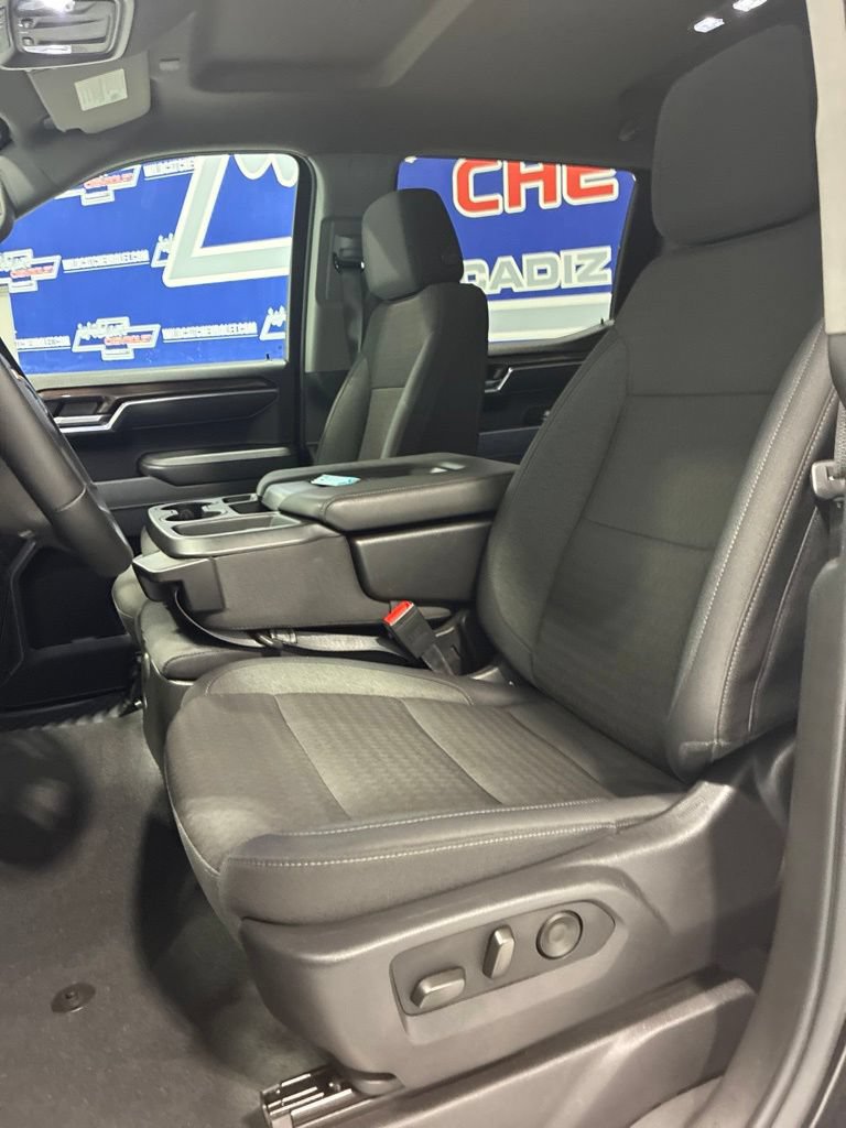 Used 2026 Chevrolet Silverado 1500 LT AWD/4WD image 16