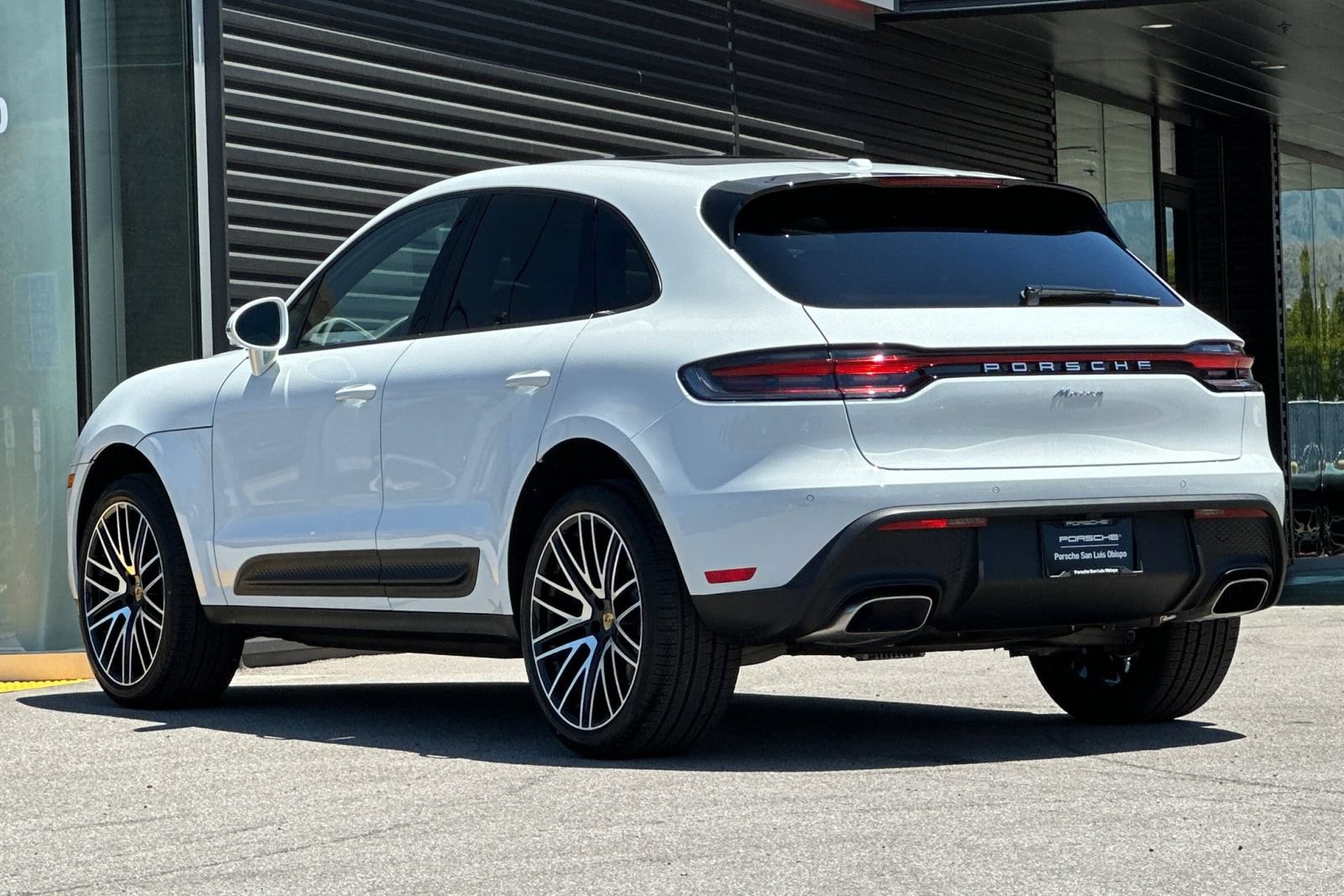 New 2026 Porsche Macan AWD/4WD image 3
