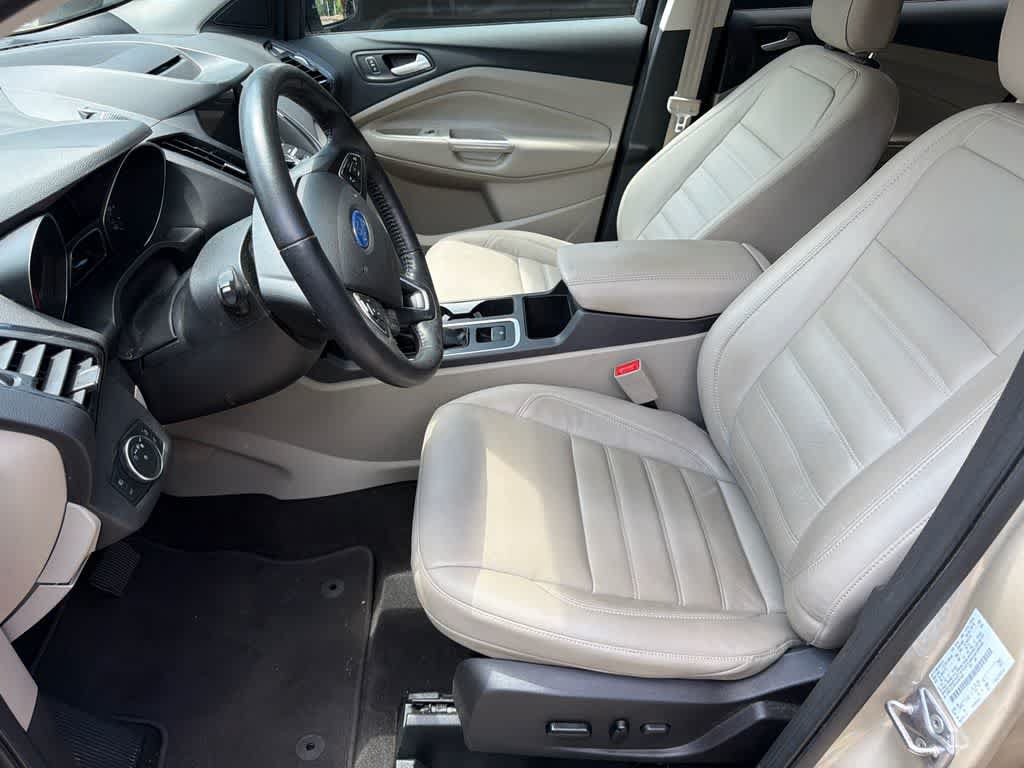 Used 2018 Ford Escape Titanium w/ Ford Safe & Smart Package FWD image 8