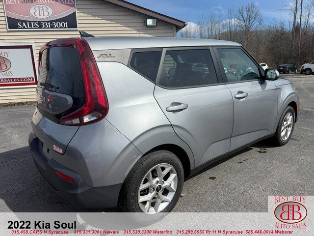 Used 2022 Kia Soul LX w/ Technology Package FWD image 3