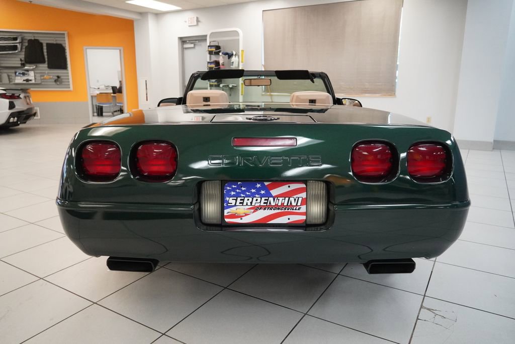 Used 1993 Chevrolet Corvette Convertible RWD image 16