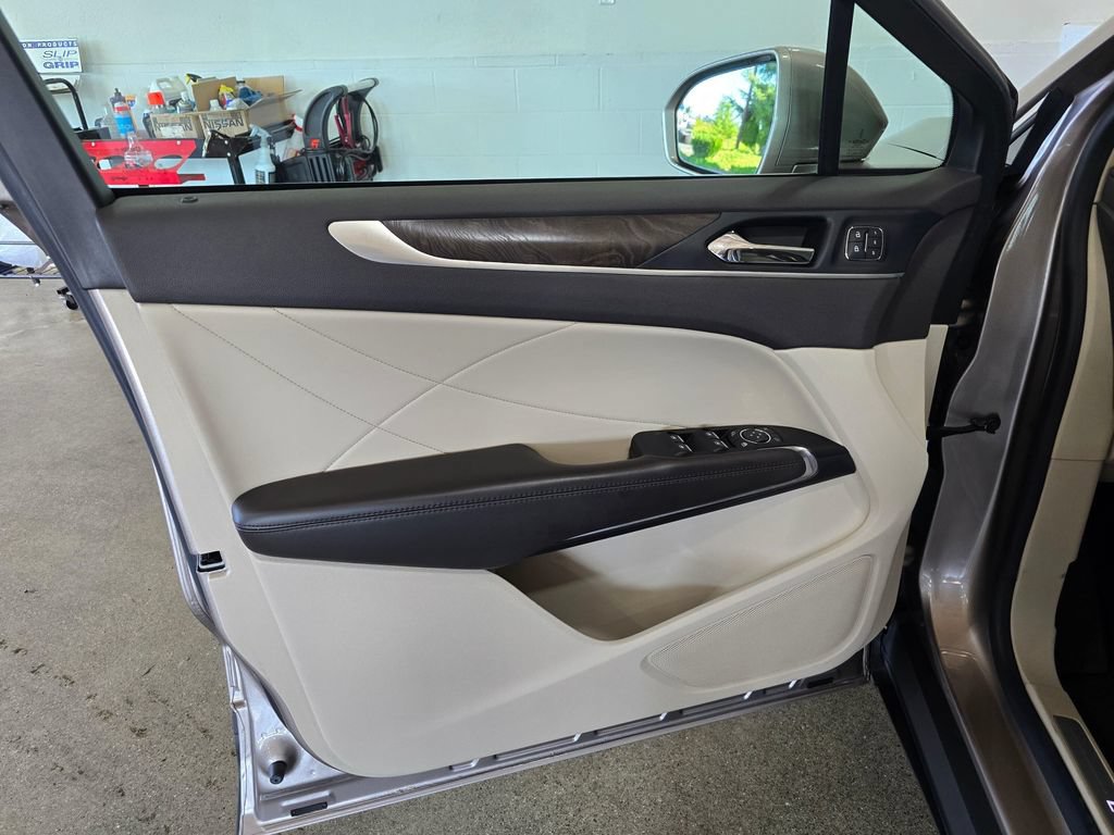 Used 2019 Lincoln MKC Reserve w/ MKC Climate Package FWD image 21