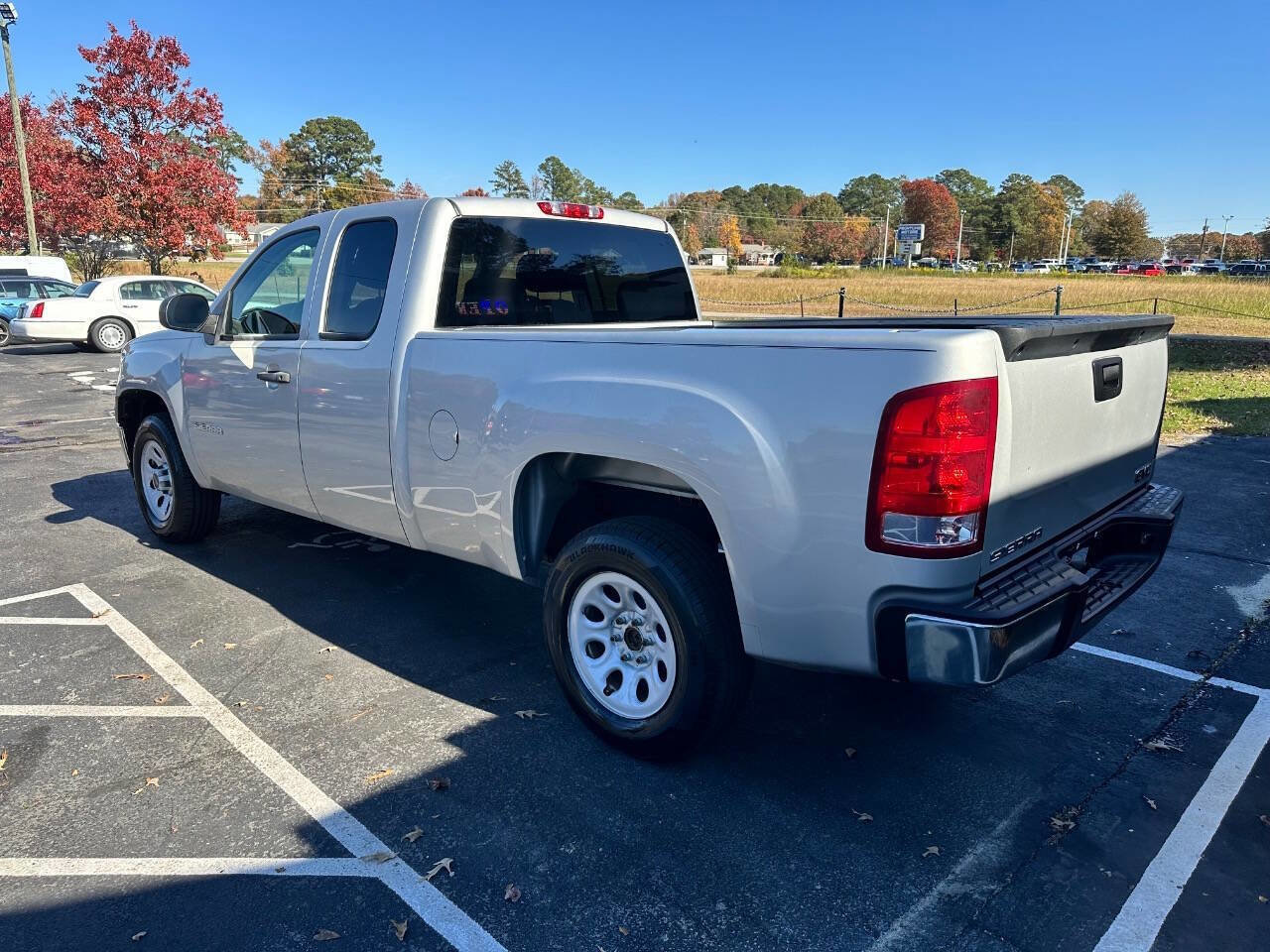 Used 2010 GMC Sierra 1500 W/T image 6