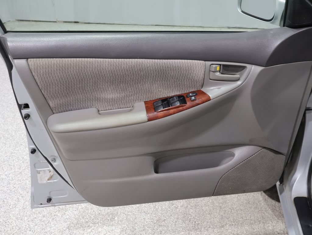 Used 2006 Toyota Corolla LE FWD image 13