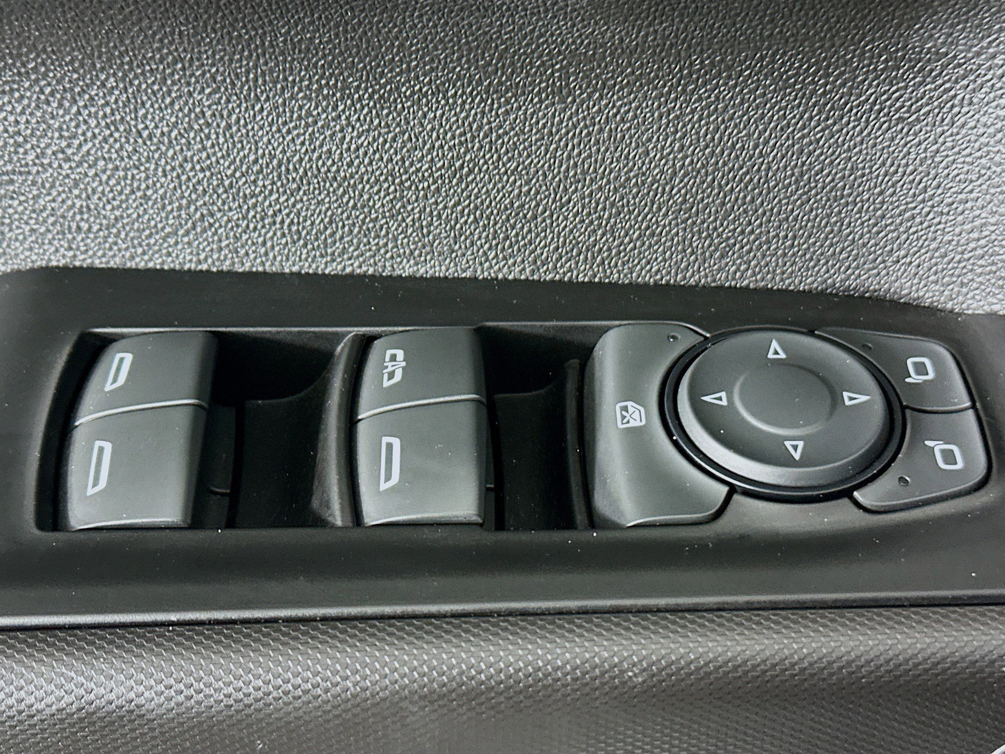 Used 2023 Chevrolet Silverado 1500 Custom image 14