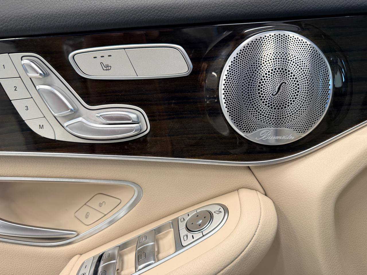 Used 2019 Mercedes-Benz GLC 300 4MATIC image 18
