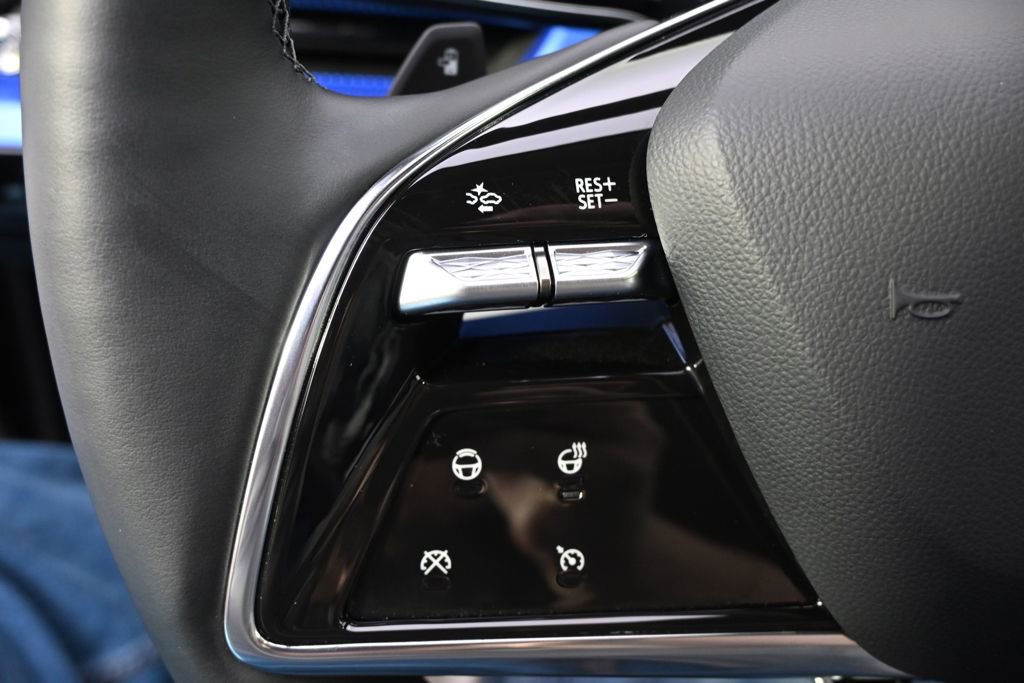 Certified 2025 Cadillac Optiq Sport 1 AWD/4WD image 33