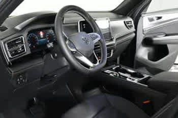 New 2026 Volkswagen Atlas Cross Sport SE FWD image 28