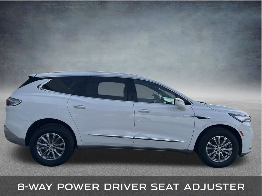 Used 2023 Buick Enclave Essence image 7