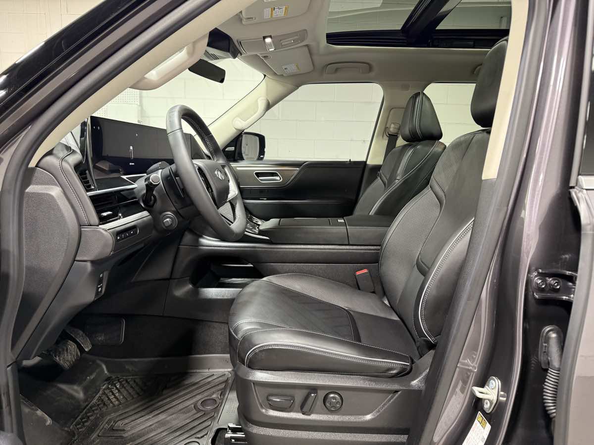 Used 2025 INFINITI QX80 Luxe AWD/4WD image 9