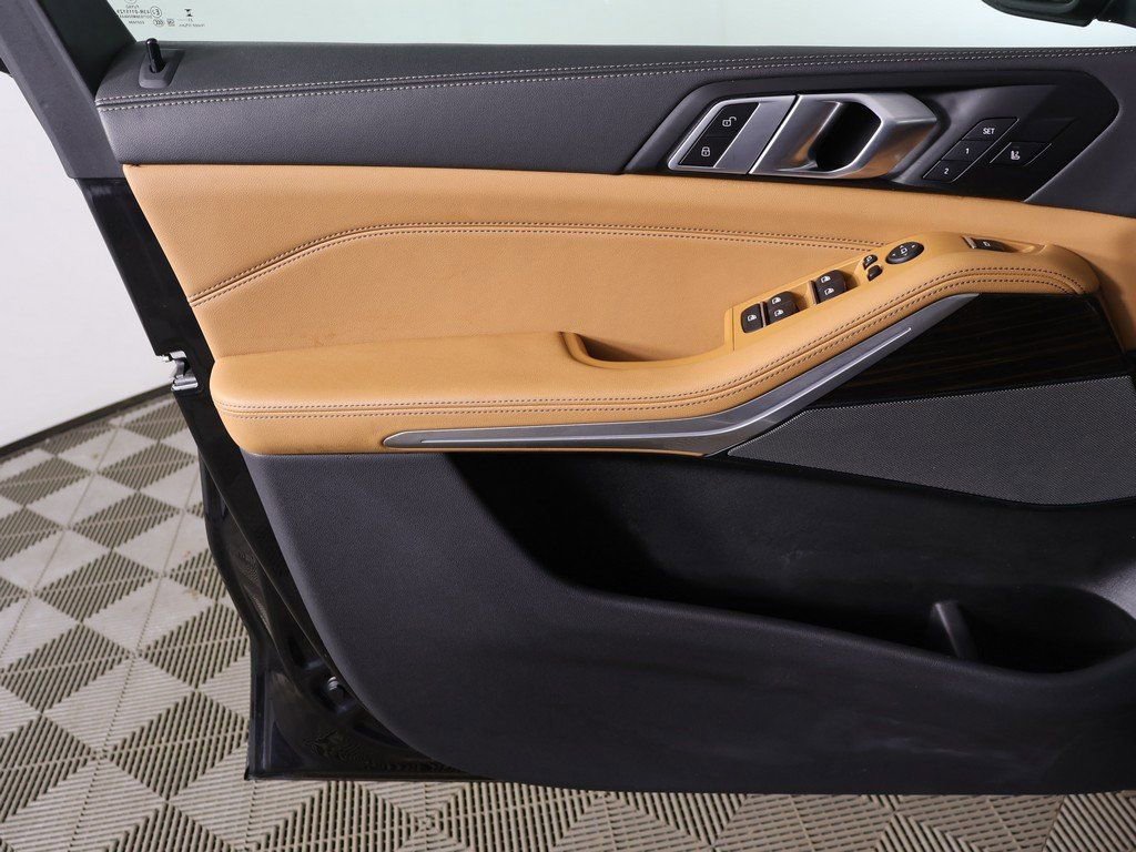 Used 2024 BMW X5 xDrive40i w/ Premium Package image 25