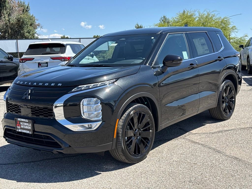 New 2026 Mitsubishi Outlander LE FWD image 3