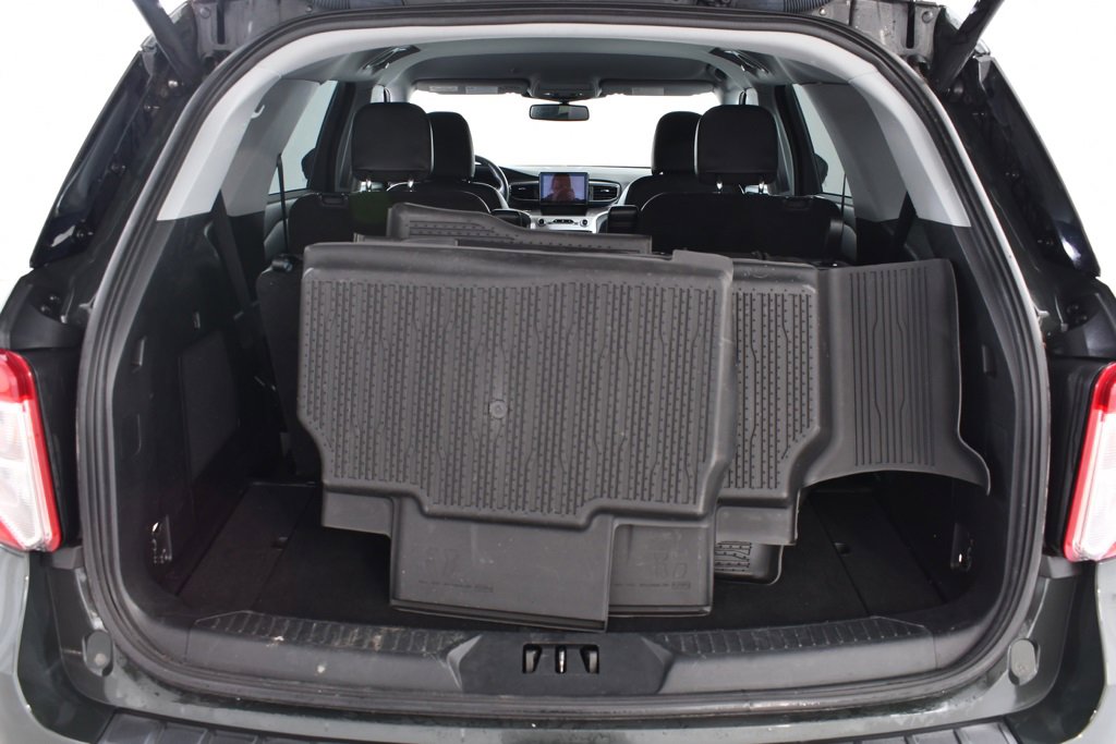 Used 2022 Ford Explorer XLT w/ Equipment Group 202A image 21