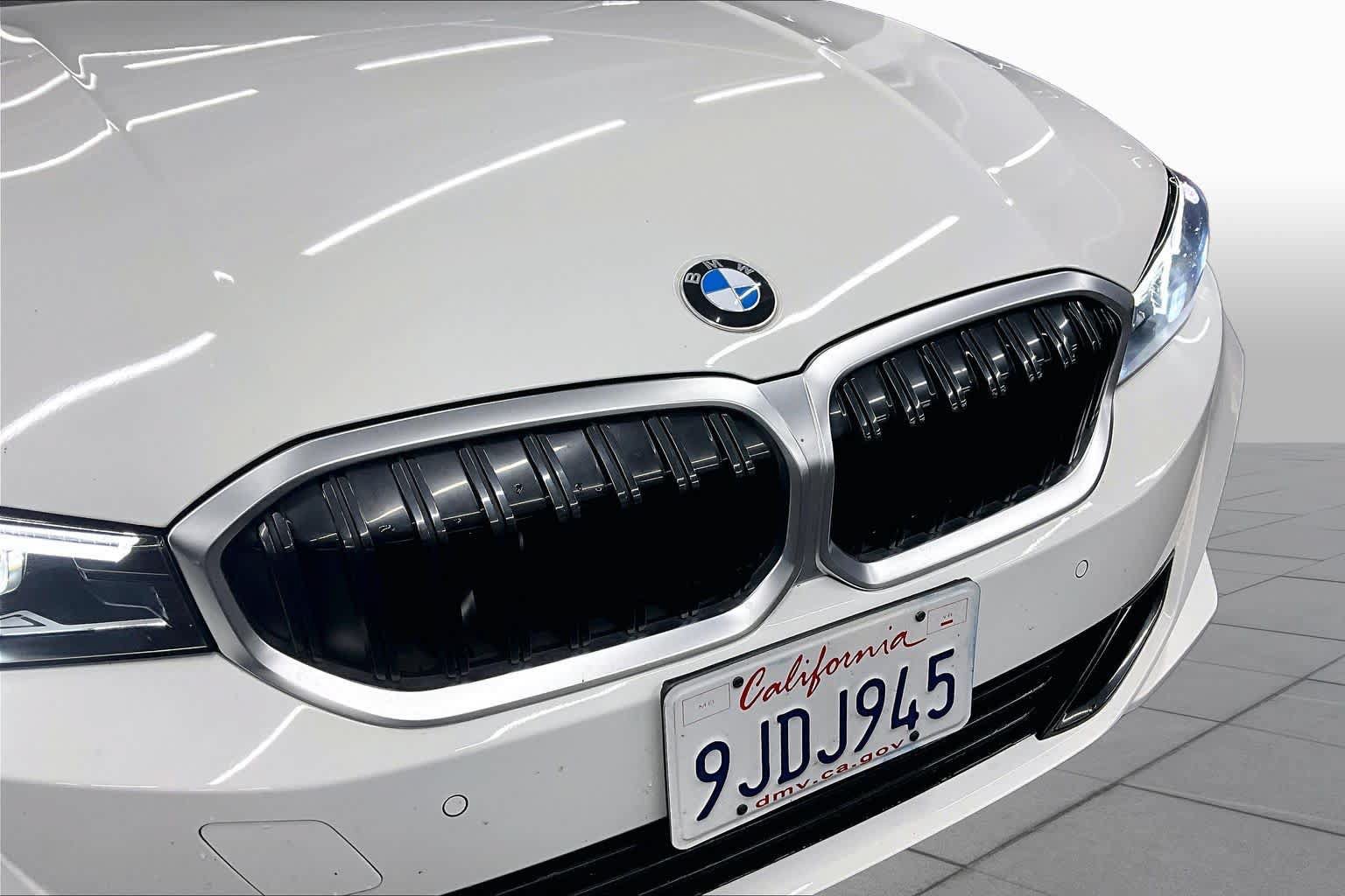 Used 2024 BMW 330i Sedan w/ Convenience Package RWD image 29