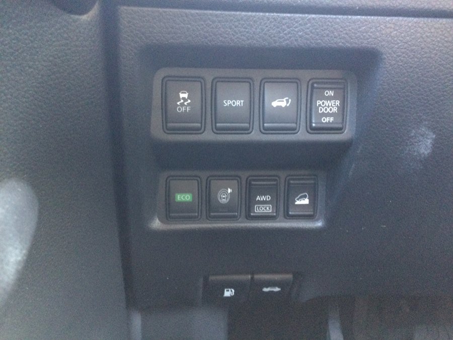 Used 2015 Nissan Rogue SV w/ SV Premium Package image 32