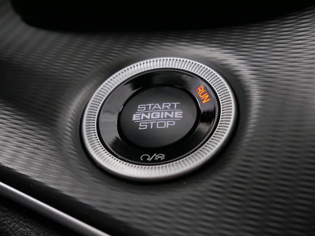 New 2025 Jeep Grand Cherokee Laredo w/ Luxury Tech Group I image 39