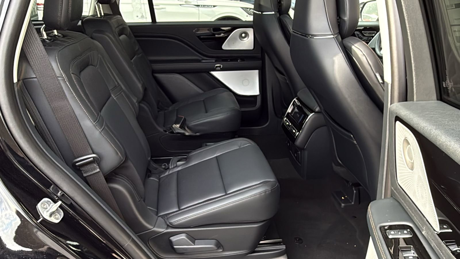 New 2026 Lincoln Aviator Reserve AWD/4WD image 12