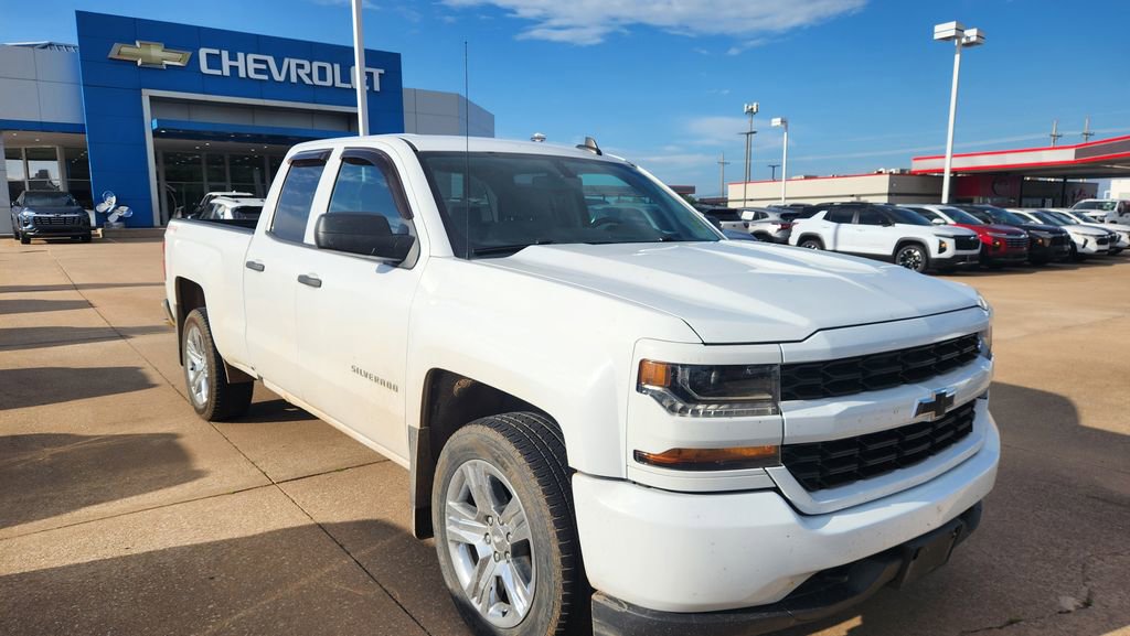 Used 2017 Chevrolet Silverado 1500 Custom w/ Custom Convenience Package AWD/4WD video 1