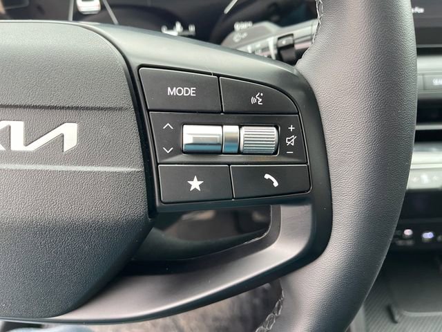 Used 2025 Kia K4 EX image 33