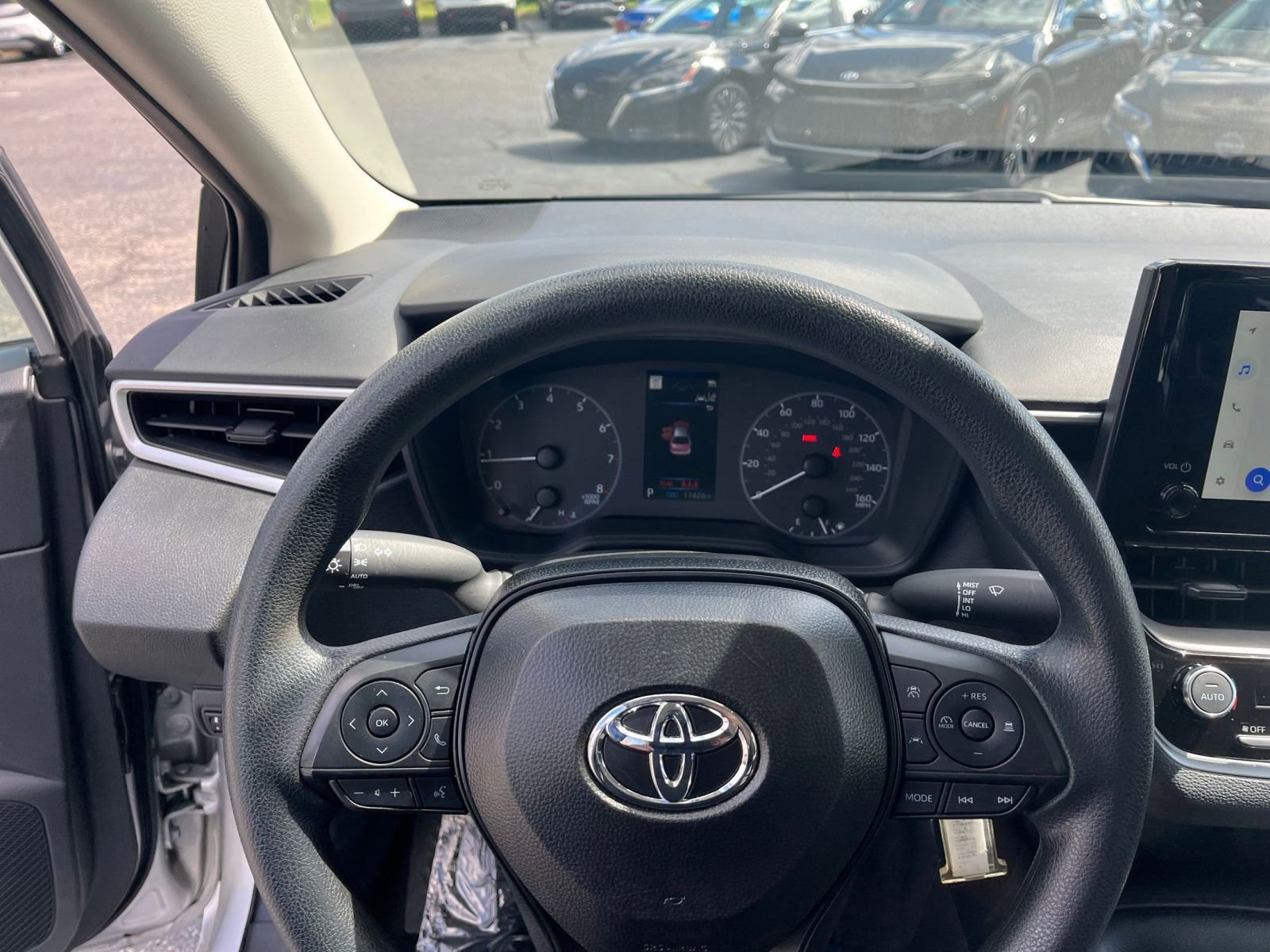Used 2025 Toyota Corolla LE image 29