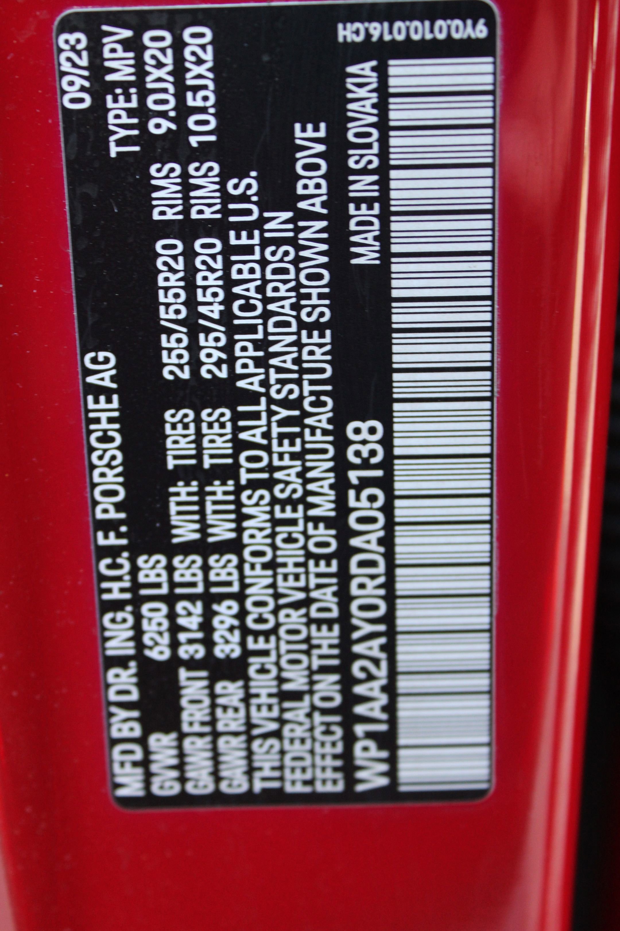 Certified 2024 Porsche Cayenne image 30