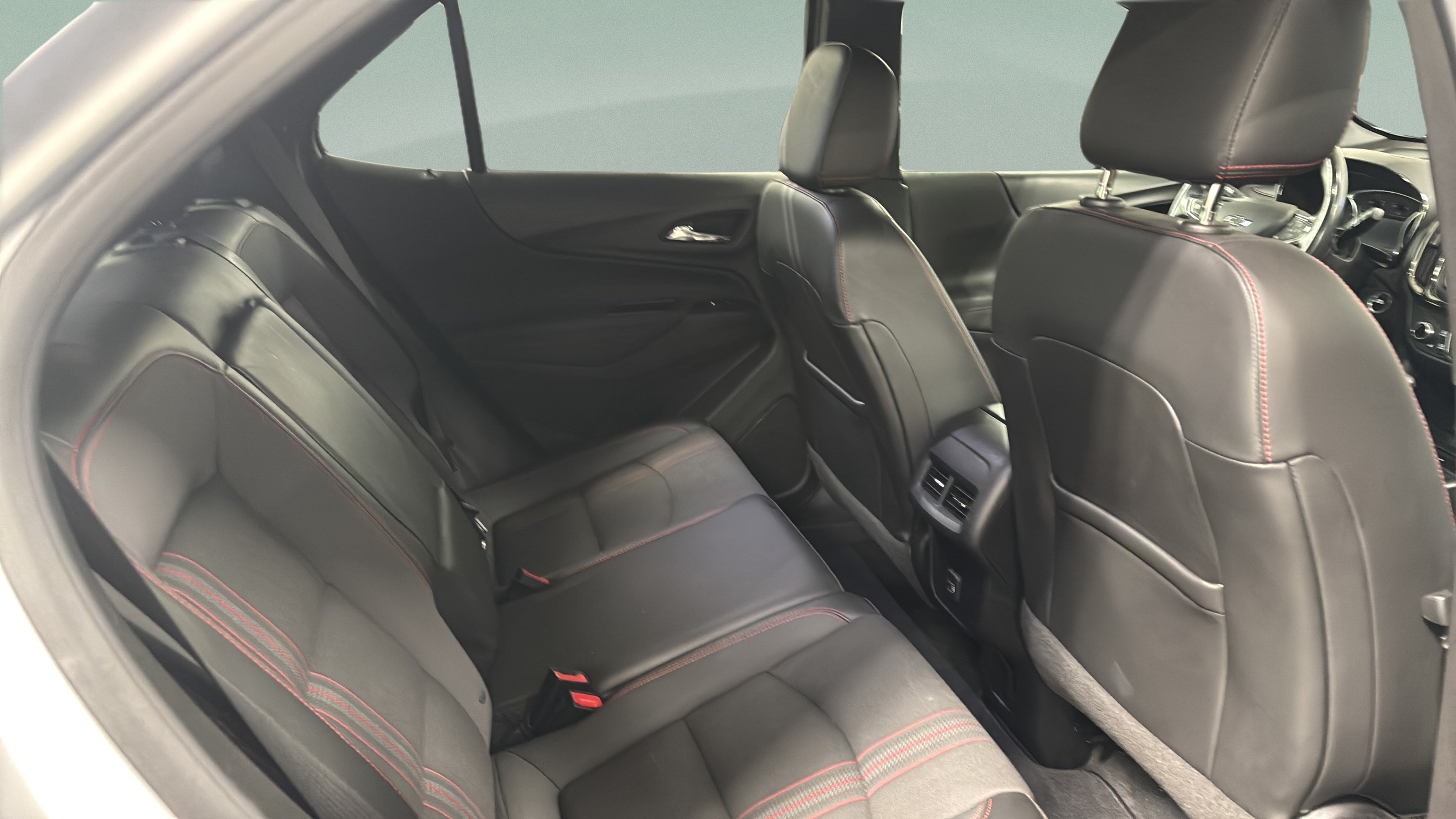 Used 2022 Chevrolet Equinox RS w/ Infotainment Package FWD image 19