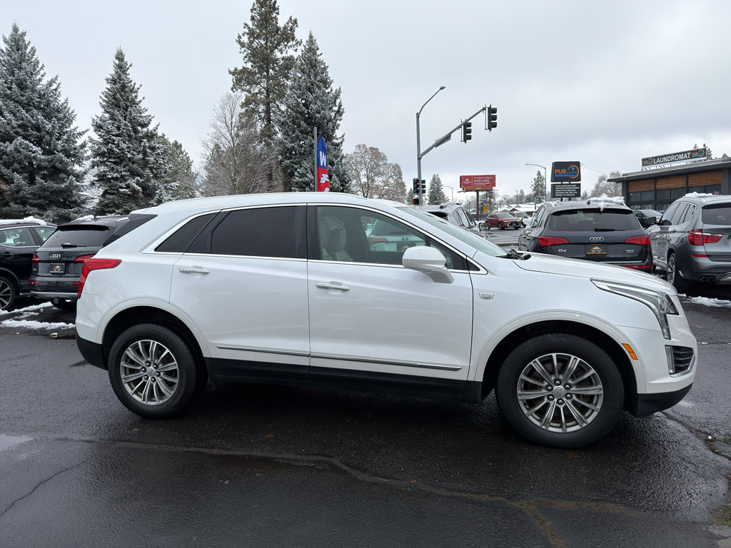 Used 2017 Cadillac XT5 Luxury w/ Driver Awareness Package image 7