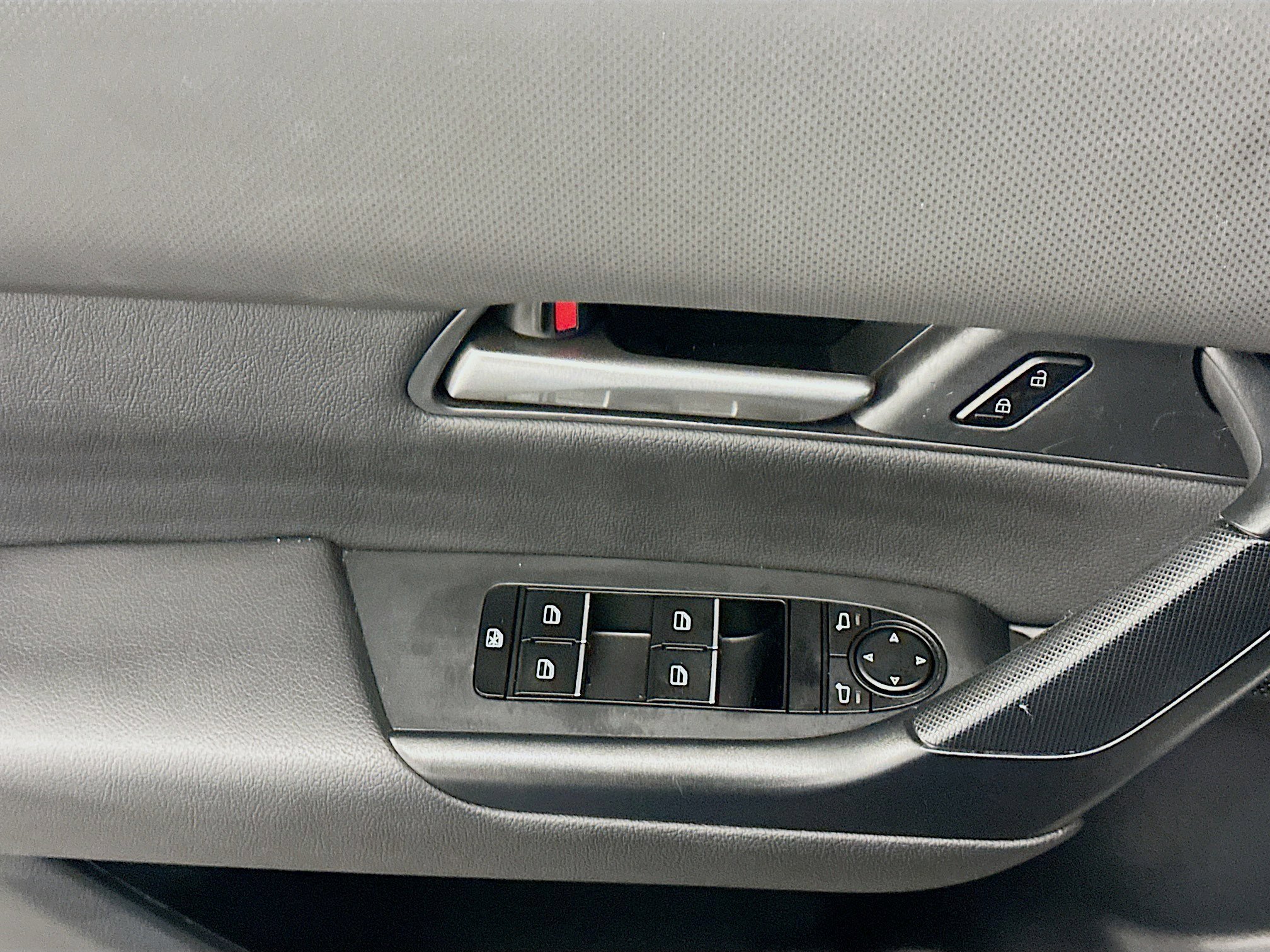 Used 2025 MAZDA CX-50 AWD 2.5 S w/ Premium Package image 15