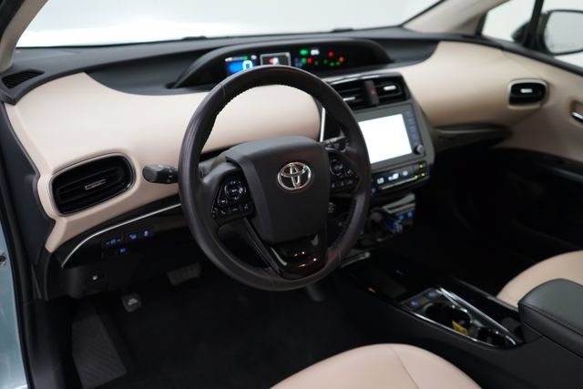 Used 2020 Toyota Prius XLE AWD/4WD image 14