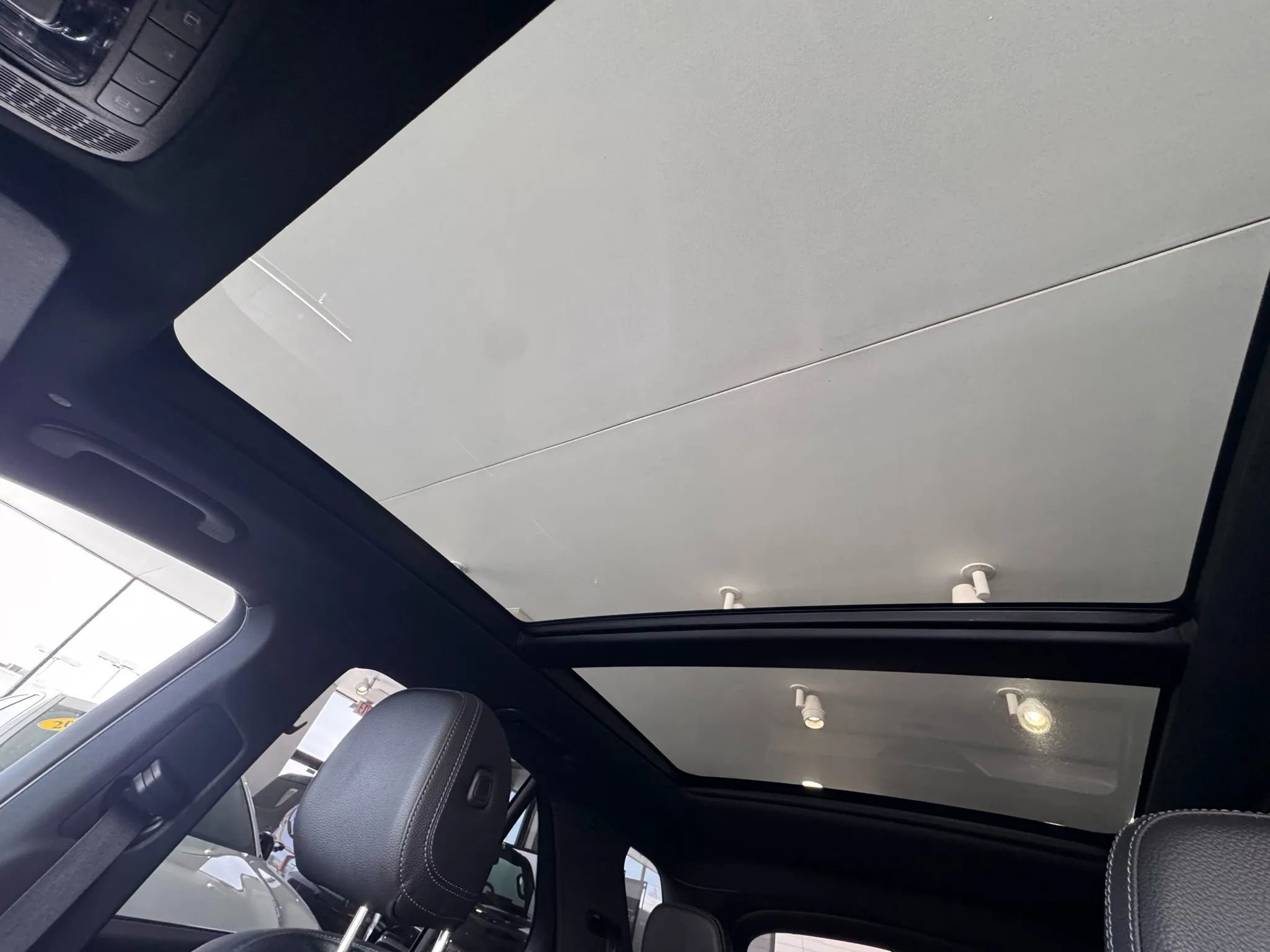 Used 2021 Mercedes-Benz GLE 450 4MATIC image 42