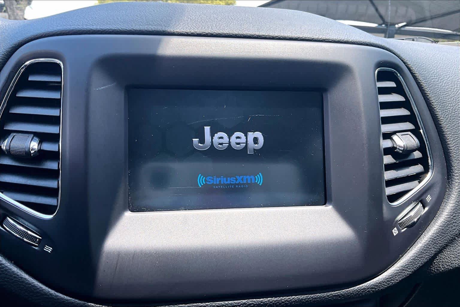Used 2018 Jeep Compass Latitude w/ Popular Equipment Group FWD image 35