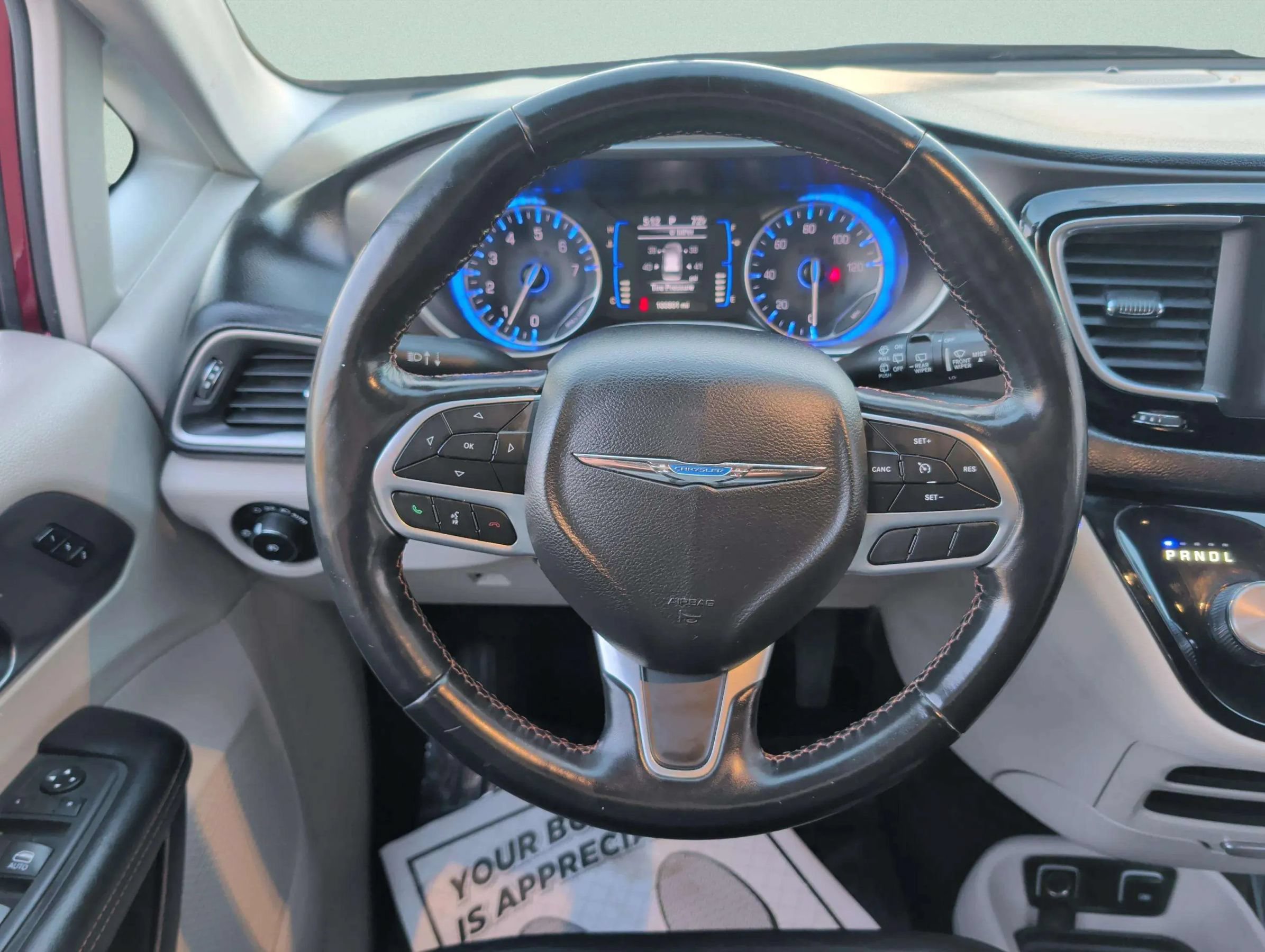 Used 2020 Chrysler Pacifica Touring-L FWD image 15