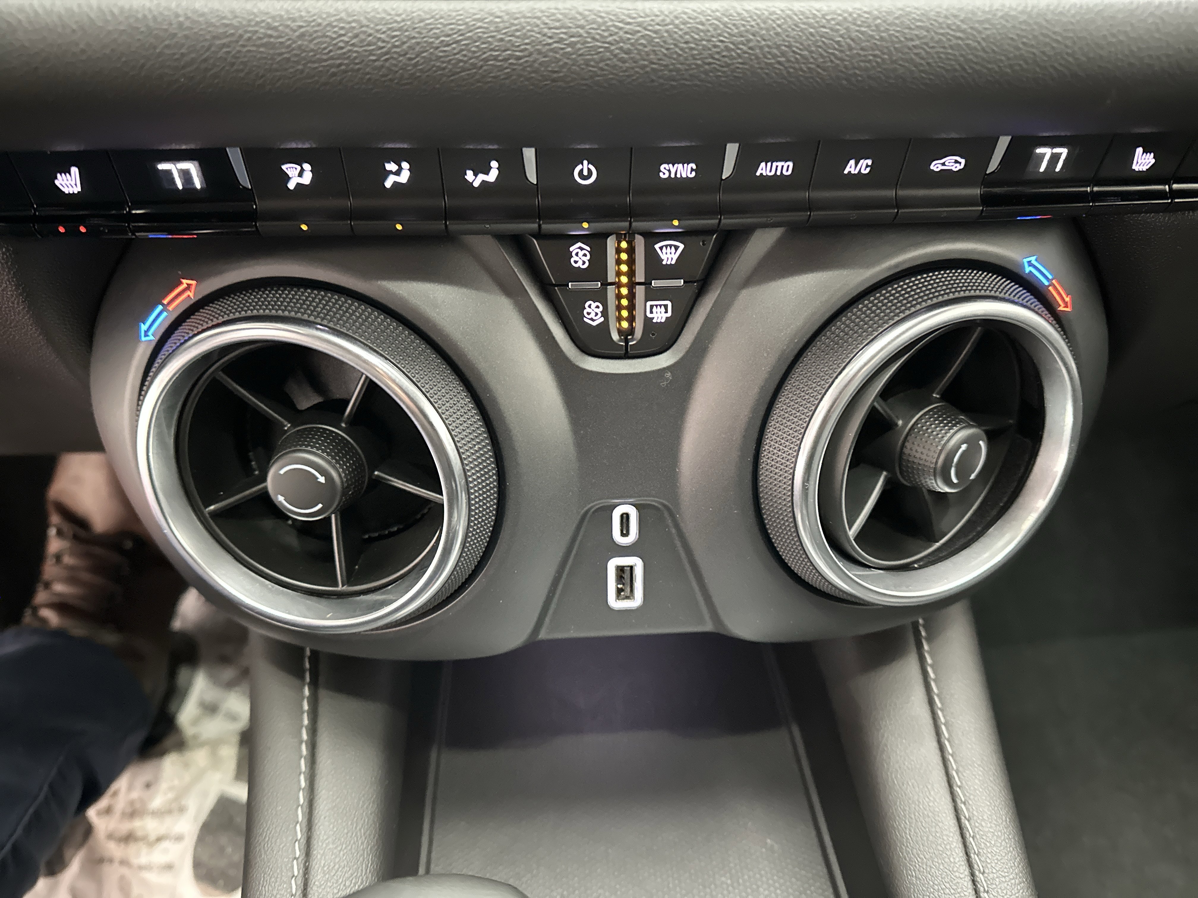 Used 2024 Chevrolet Blazer LT image 35