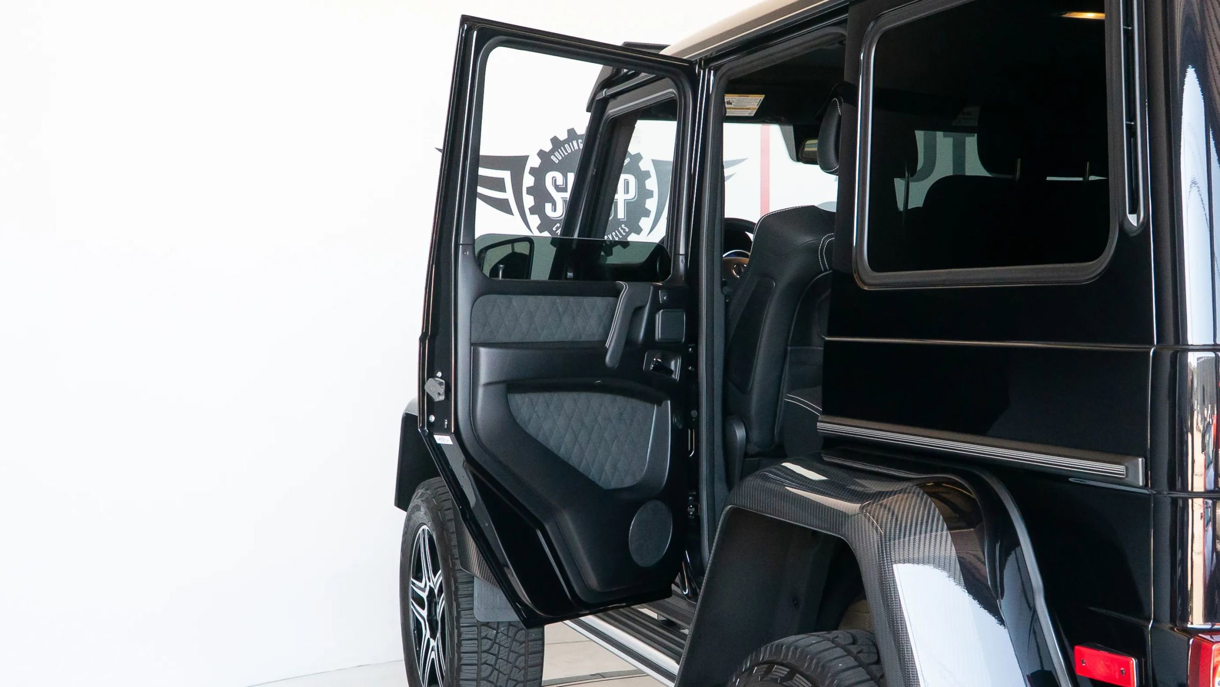 Used 2017 Mercedes-Benz G 550 Squared image 93