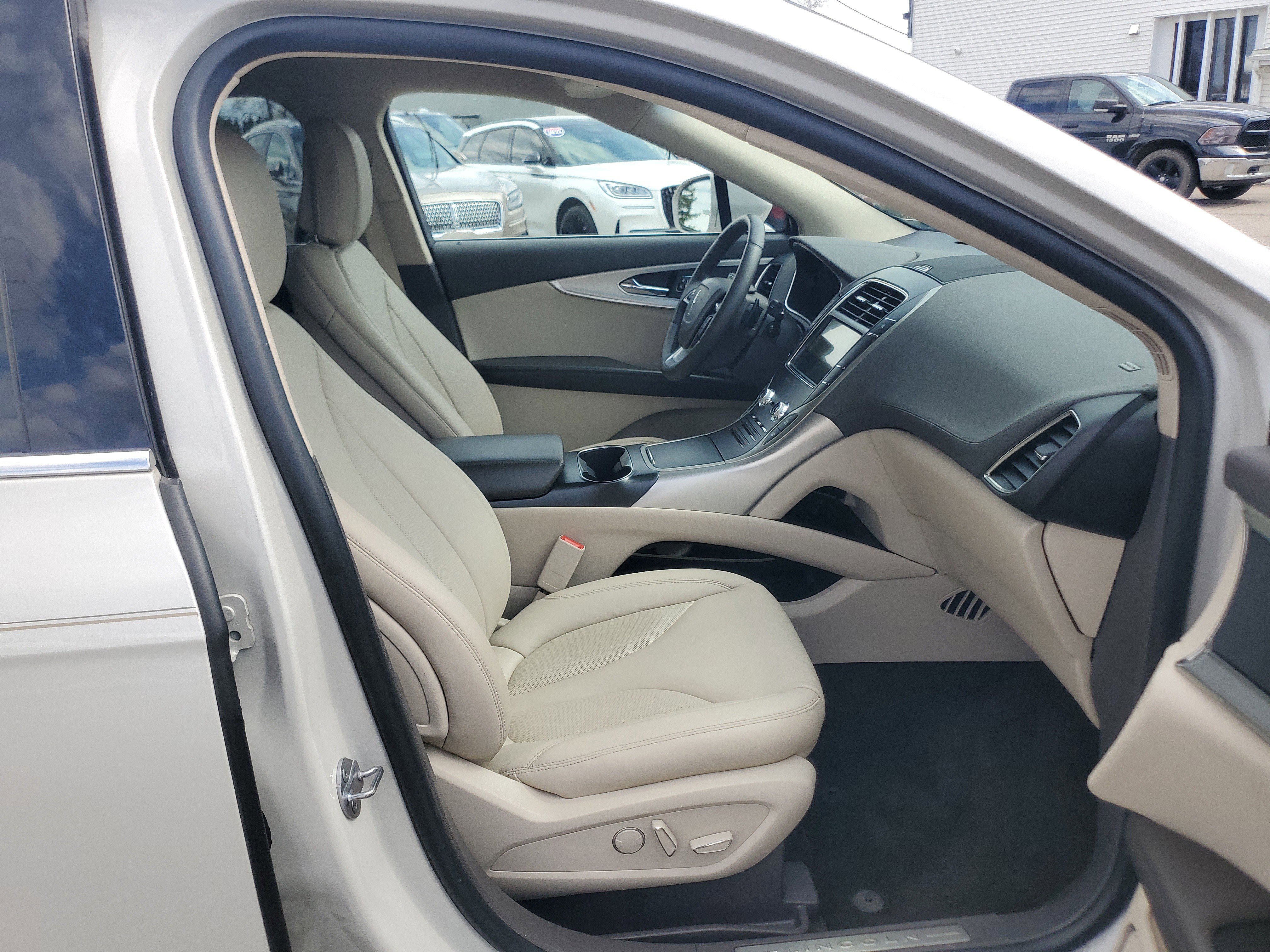 Certified 2020 Lincoln Nautilus Premier w/ Equipment Group 101A AWD/4WD image 9