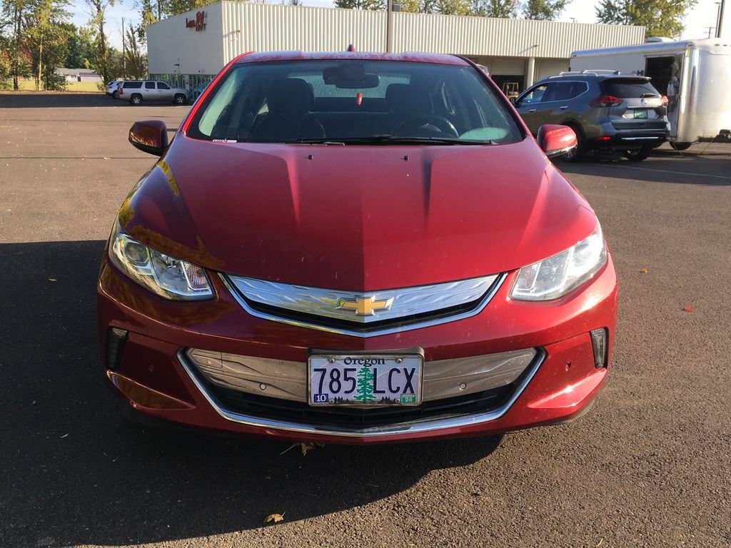 Used 2018 Chevrolet Volt Premier w/ Driver Confidence Package FWD image 9